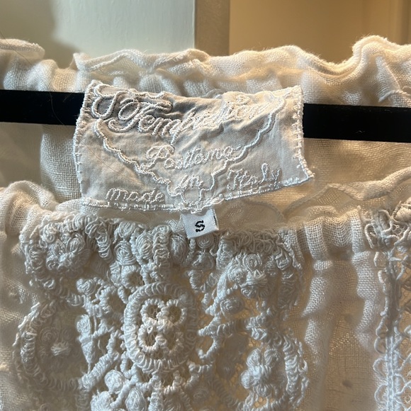 White eyelet and Swiss dot easy linen coverup, size small - Picture 3 of 4